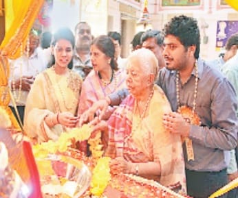 shriji ki shobhayatra nikali