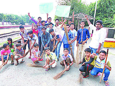 Baraut sanitation children played on Gandhi Jayanti