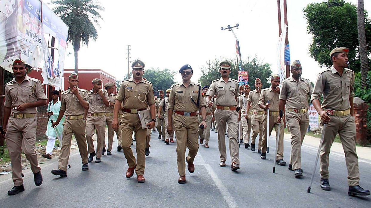 SSP Lav-Let Along with flag marches