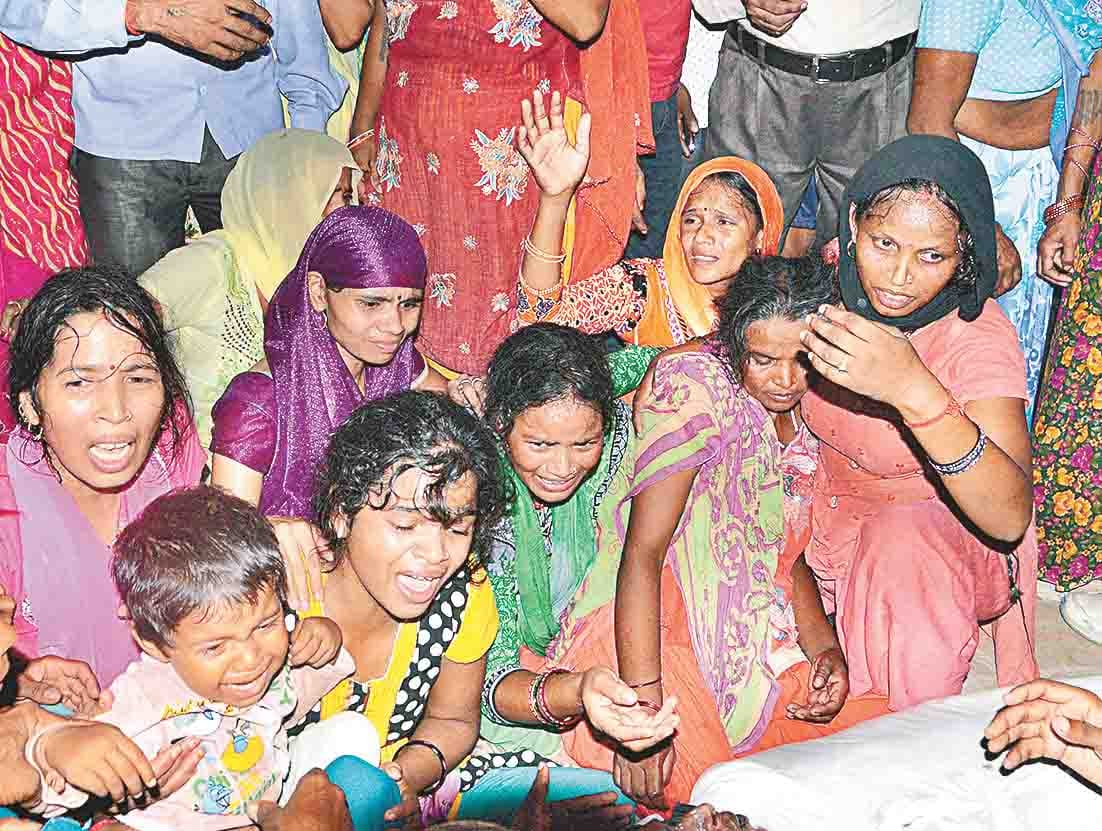 two dead in gaziabad