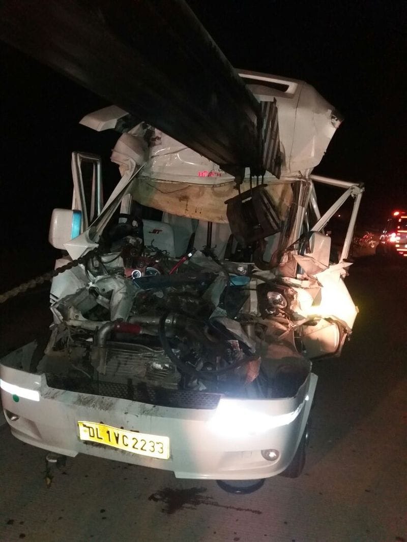 two dead during accident at expressway