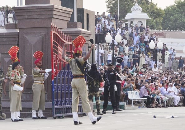 Pakistani visitors hurl stones at Indian side during beating retreat ceremony