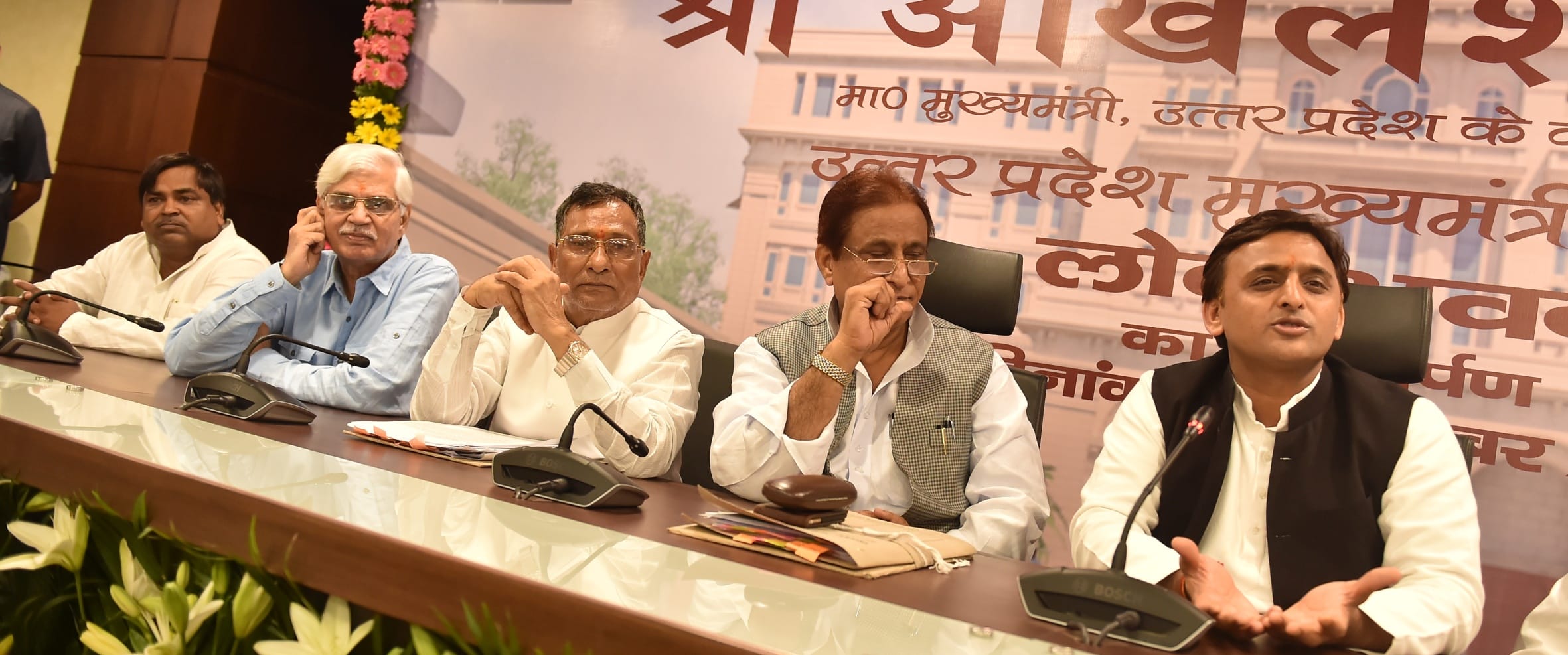 cm akhilesh speaks on ticket distribution