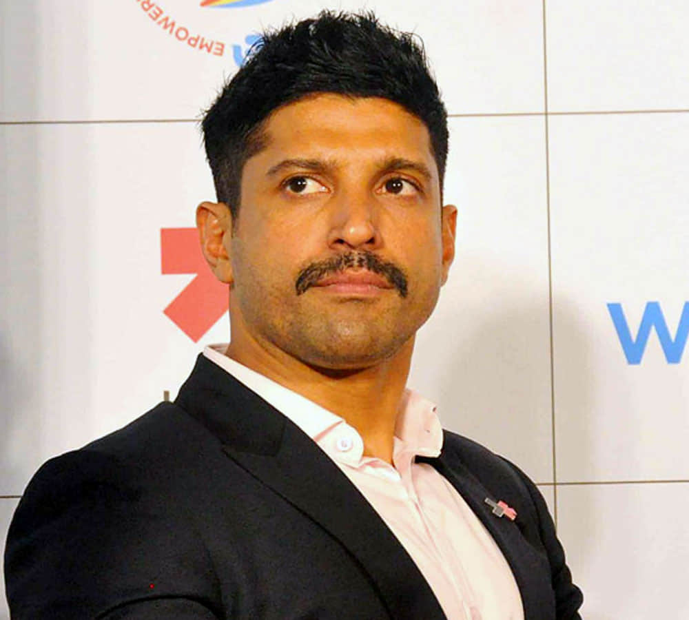 Farhan Akhtar Trolls After Commenting On CAB