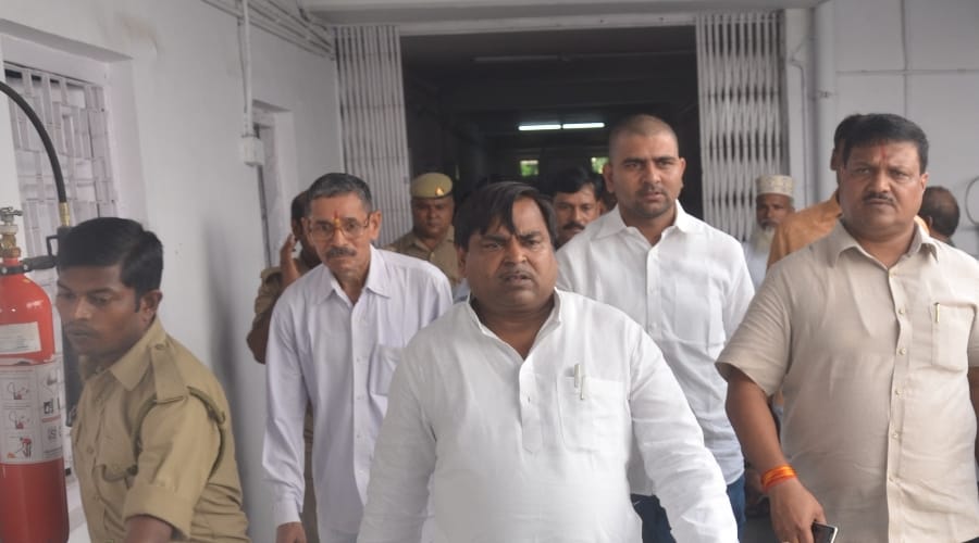 gayatri prajapati inspection of transport ministry