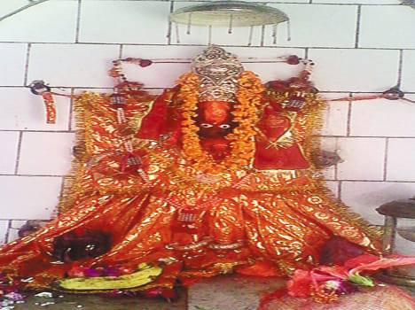 devotees in queue
