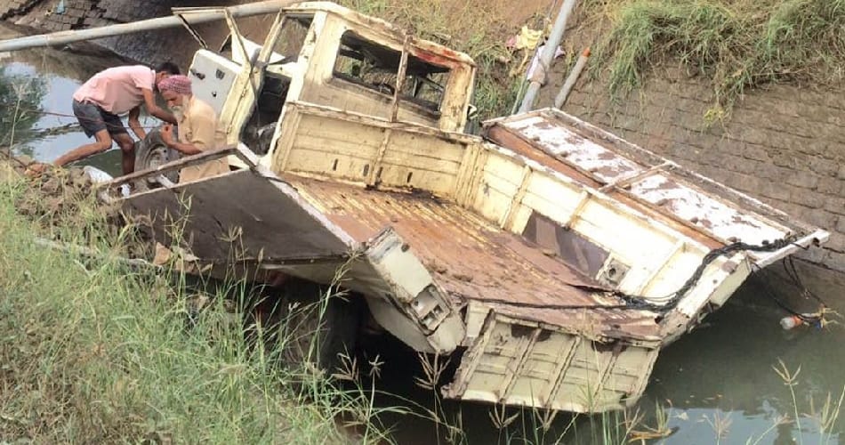 pickup fell in canal in sangrur of punjab, five people killed and many injured critically