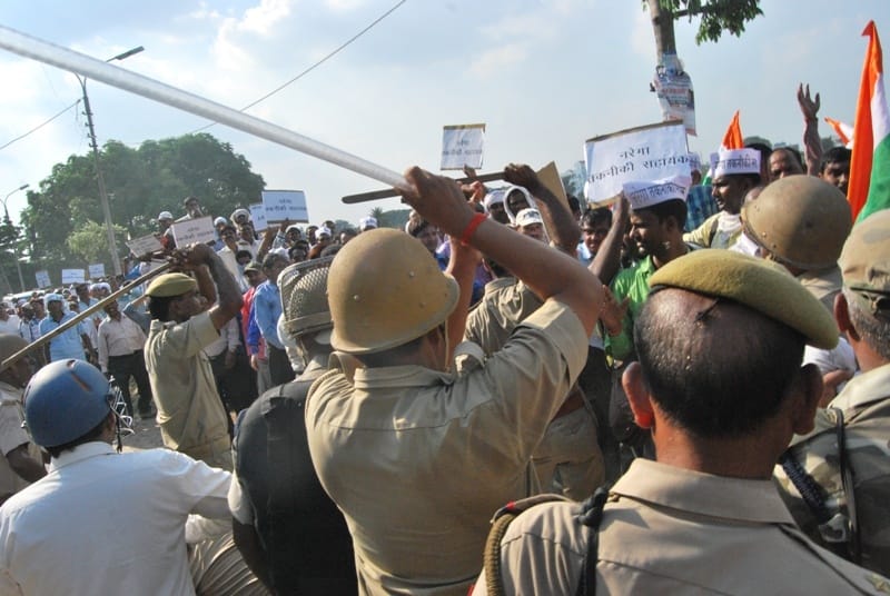 lathicharge on mgnrega technical assistant by lucknow police