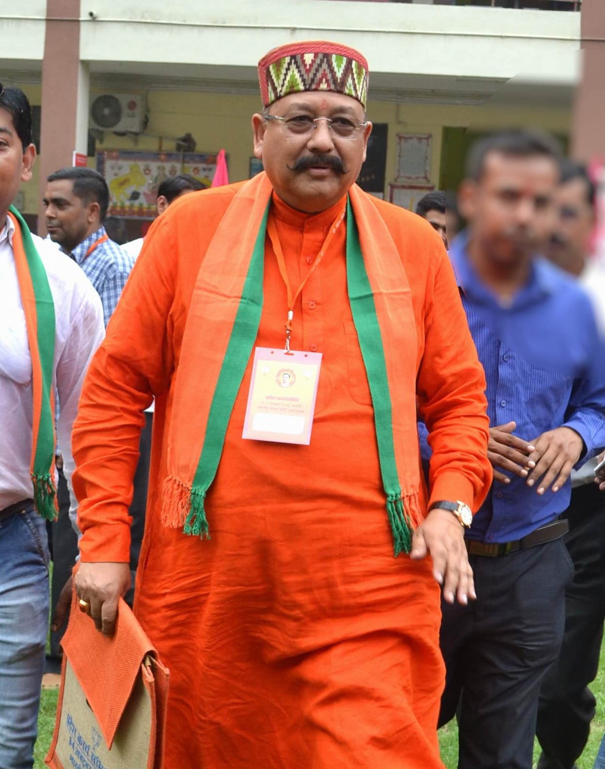 satpal maharaj's statement's for sedan chairs