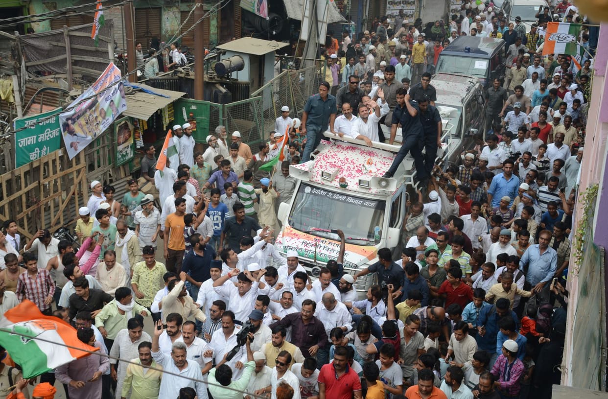 FIR on district president in rahul gandi's road show
