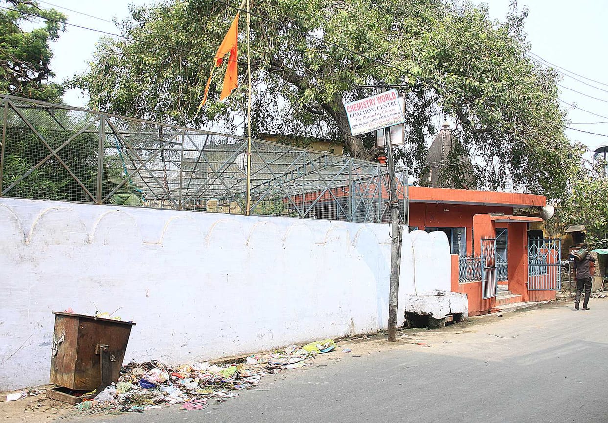 Municipality entangled in politics Board, full of dirt