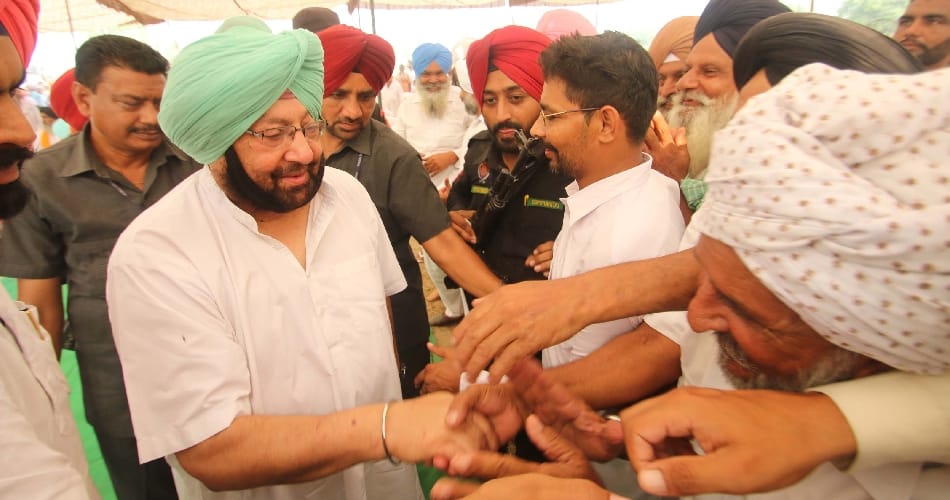 captain amrinder singh pressurize arvind kejriwal to clear stand on syl verdict