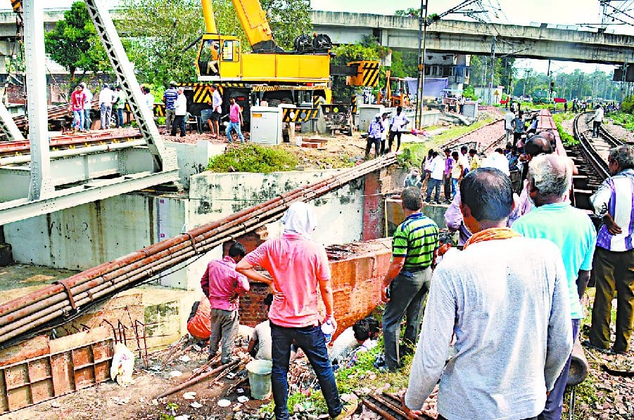 Bareilly-Kasganj increase the number of trains on the tracks