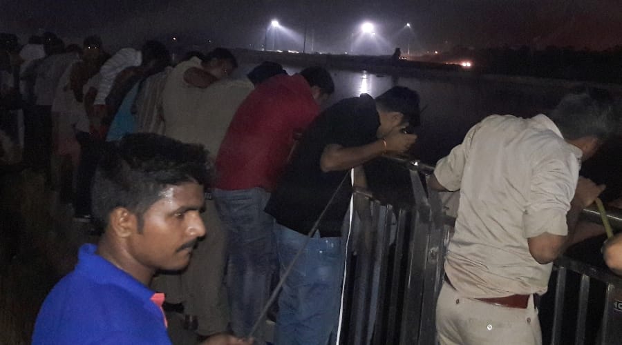 a girl commit suicide in lucknow