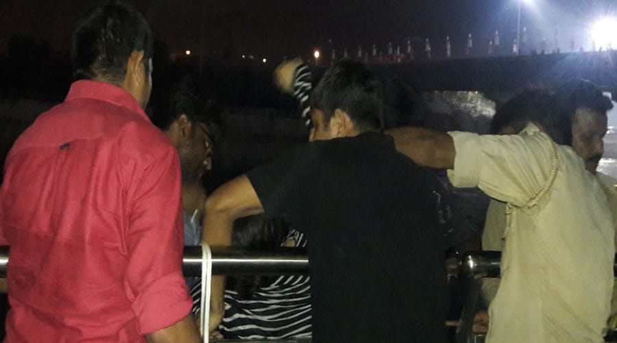a girl commit suicide in lucknow