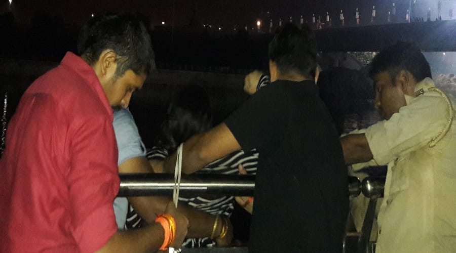 a girl commit suicide in lucknow
