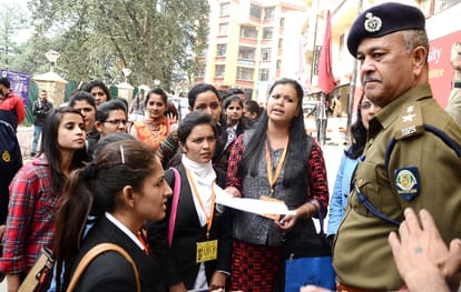 Shimla police Raid at HPU, Recoverd Stones and Rods From Boys Hostels.