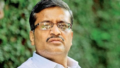 new problem for haryana ias ashok khemka, govt write letter to return ltc money
