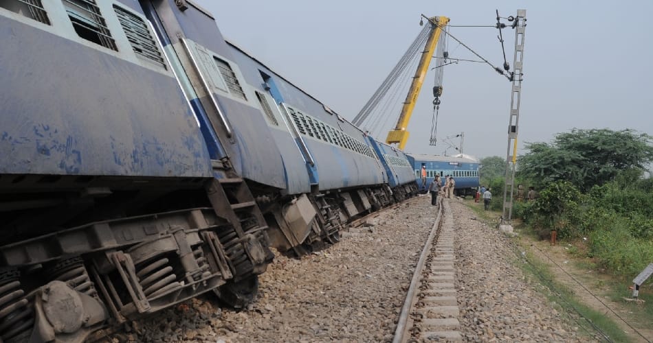 jhelum express derail in ludhiana on satluj bridge, big exposure in railway enquiry