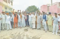 jind, harayana, unhappy farmars, unhappy, crops not buyers, mandi, harayana