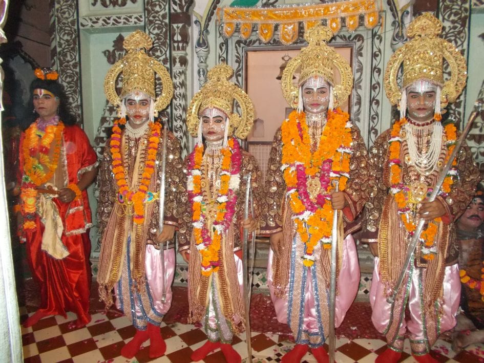 Maiya goest to take away Sita to Rama ...
