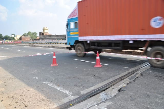 Tundla overbridge crack grew