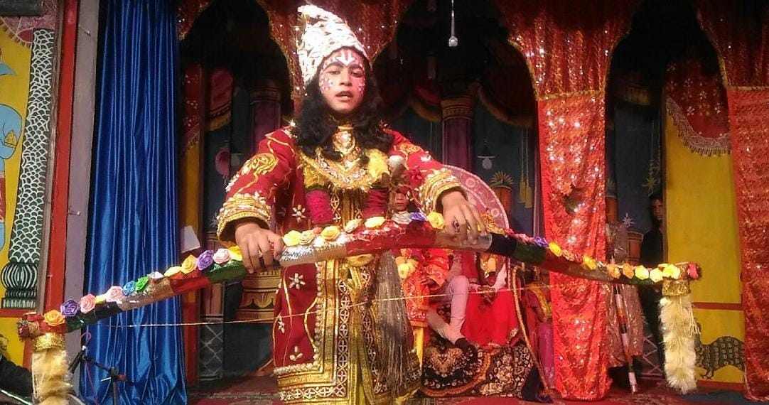 Who broke the bow of Shiva, the Dola world Tutt