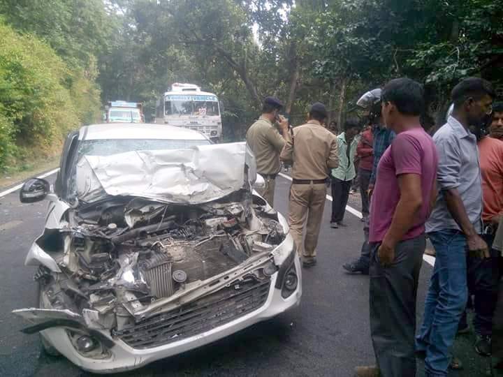 car hit in accident in rishikesh.