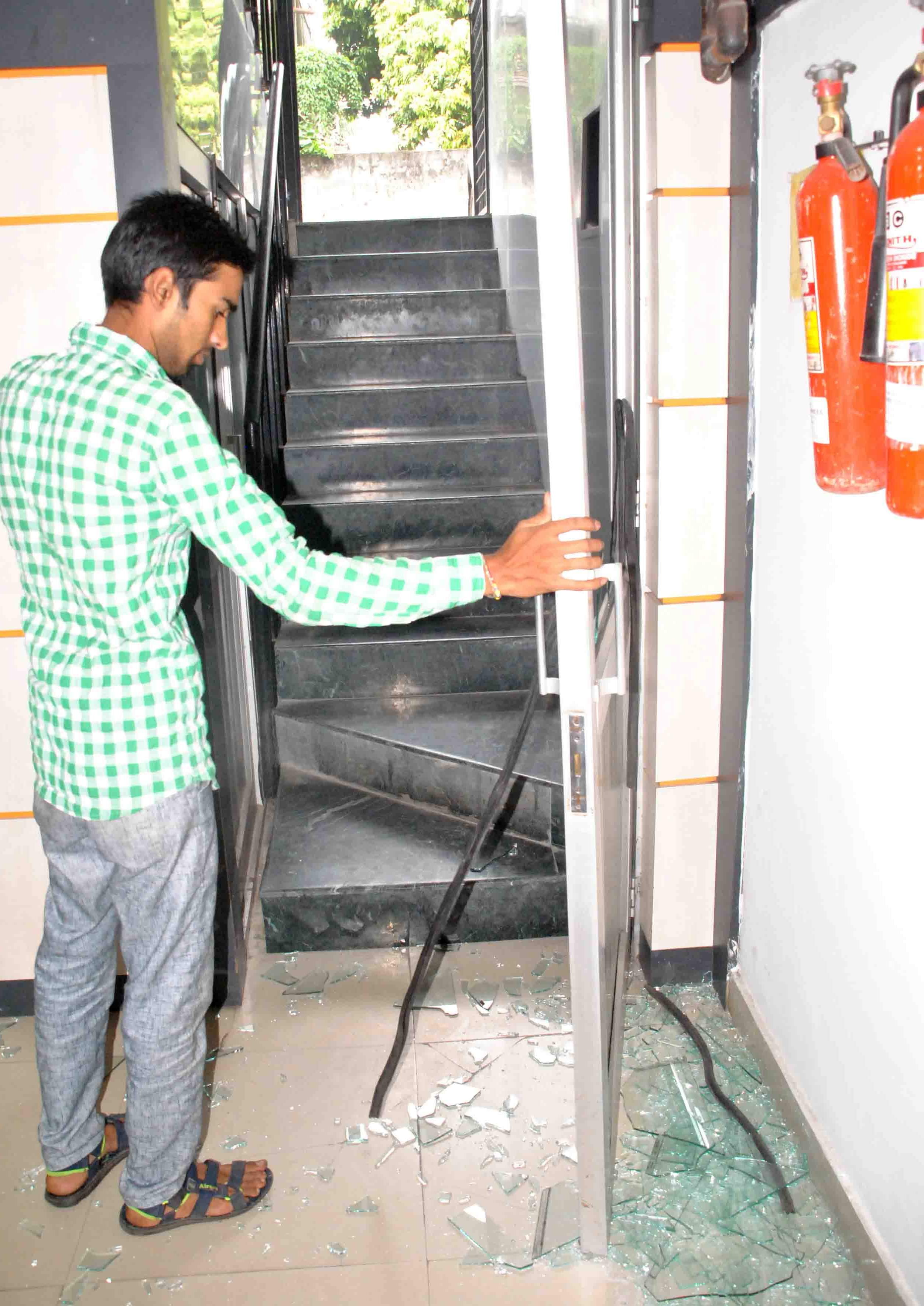 breakage in hospital after patient death.