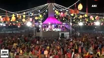 VADODRA ENJOYS DANCE OF GARBA