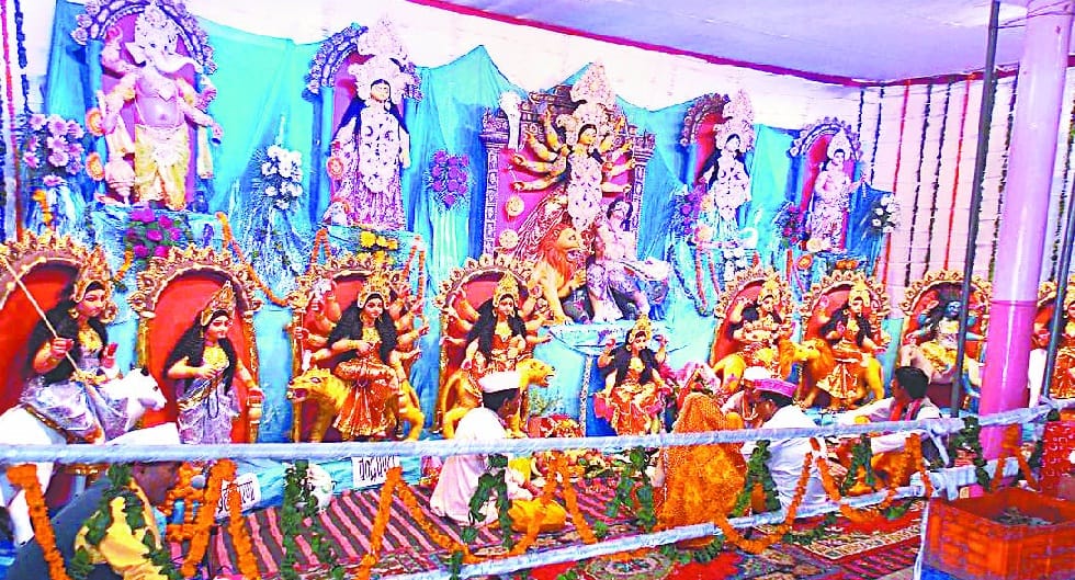 unche bhavan viraje maiyaa