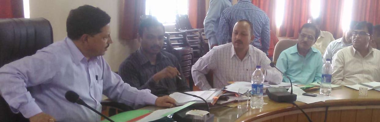 Immediately dispose of pending cases: Divisional Commissioner