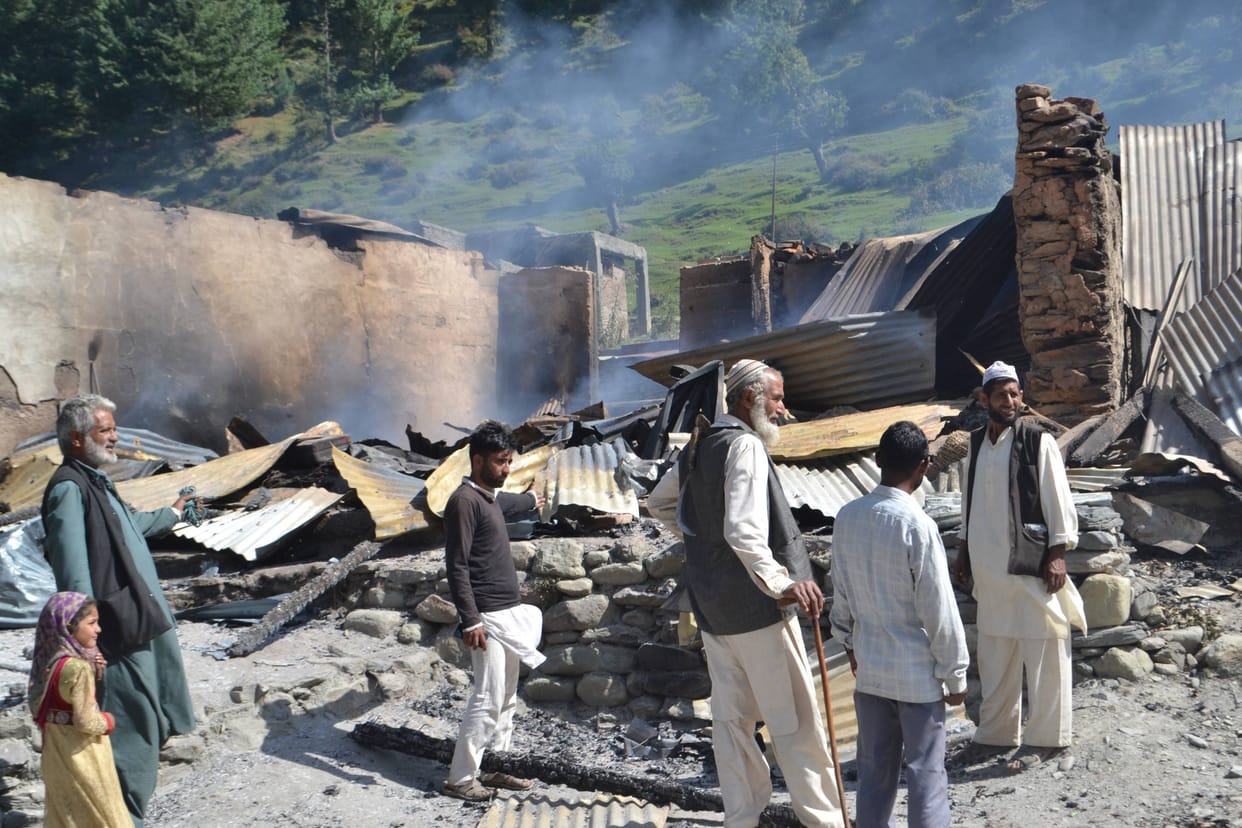 pakistan voilates ceasefire in jammu fires 28 shops