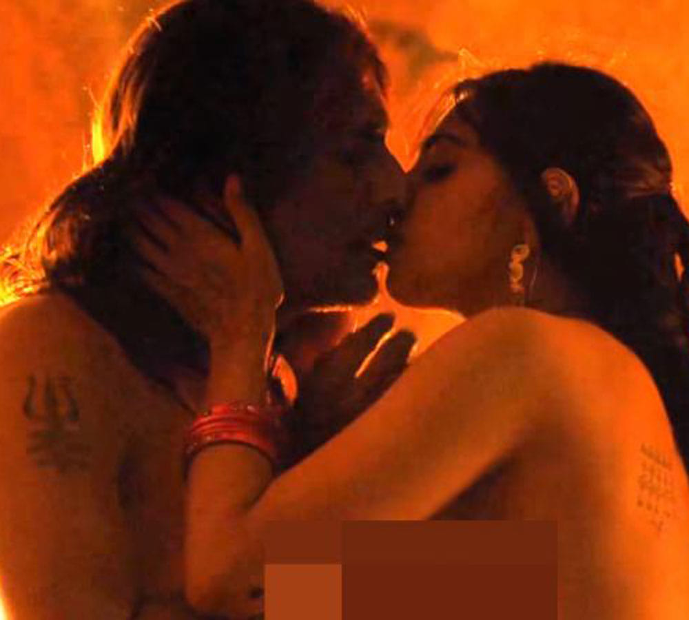 VIDEO:Sonam Kapoor and others make confession on love making scenes