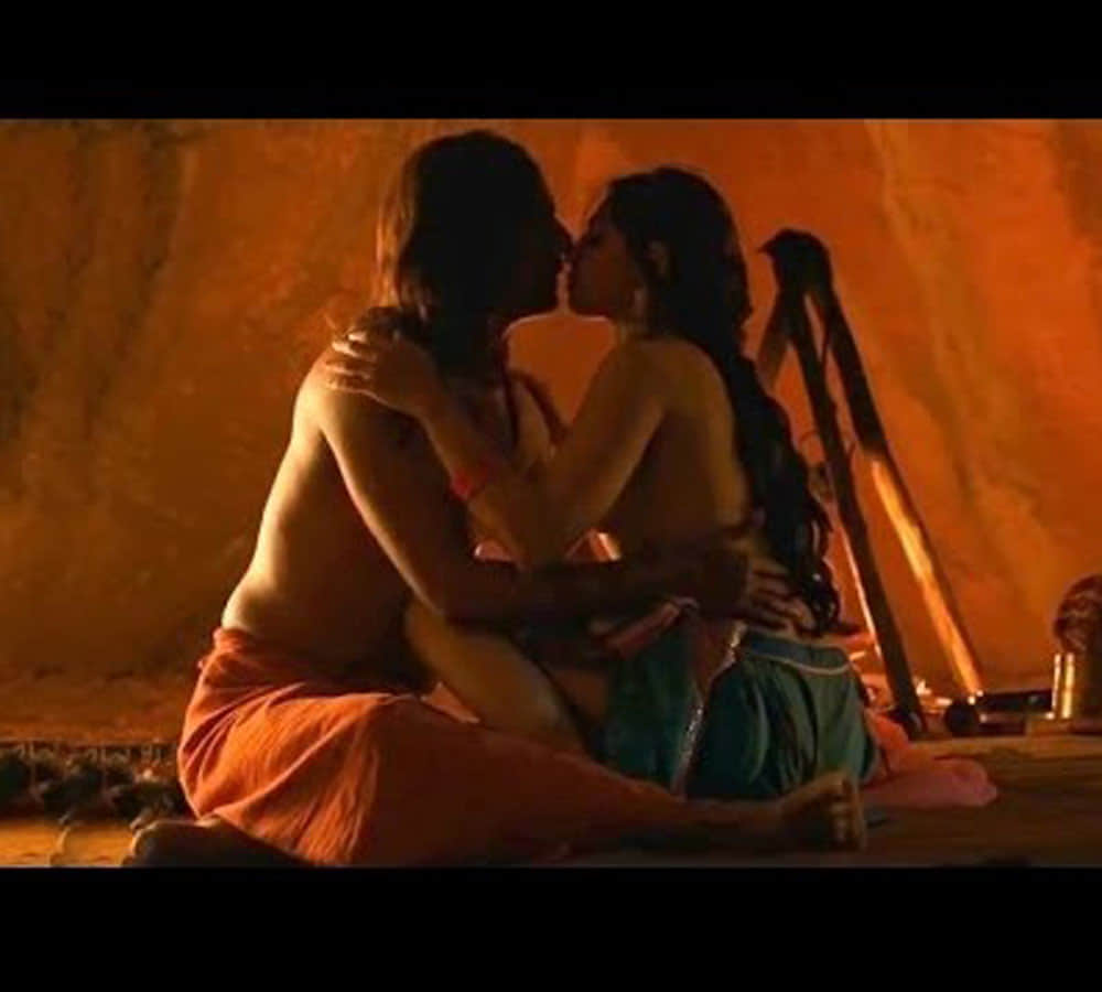 Radhika Apte BLASTS reporter for question on LEAKED ‘Parched’ video