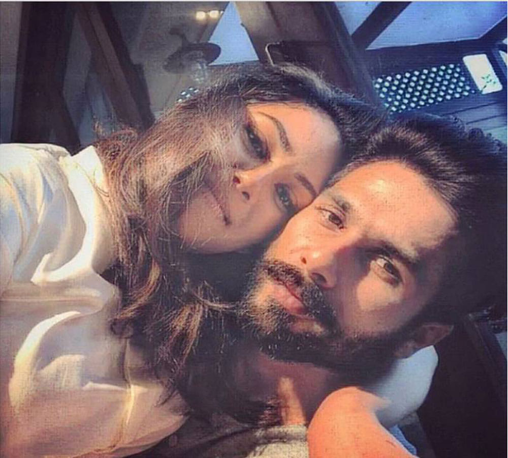 shahid kapoor share romantic pic with his wife