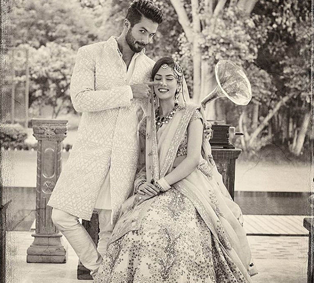 shahid kapoor share romantic pic with his wife