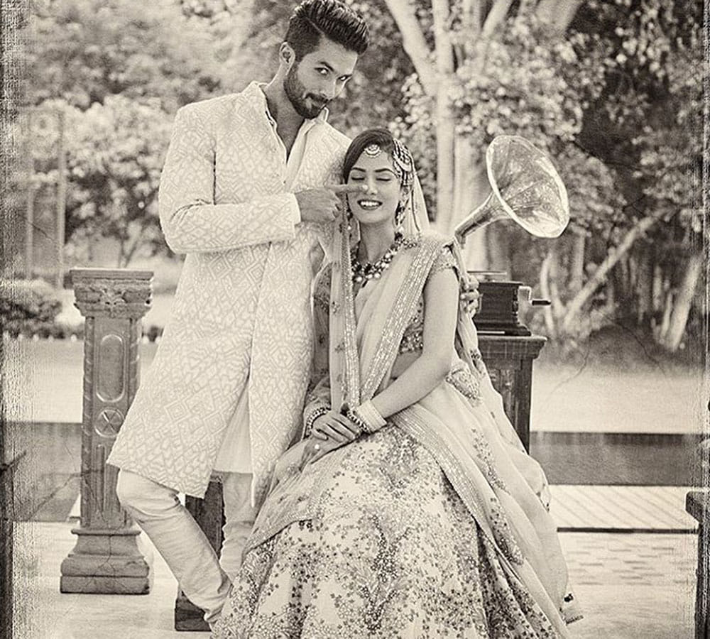 shahid kapoor share romantic pic with his wife