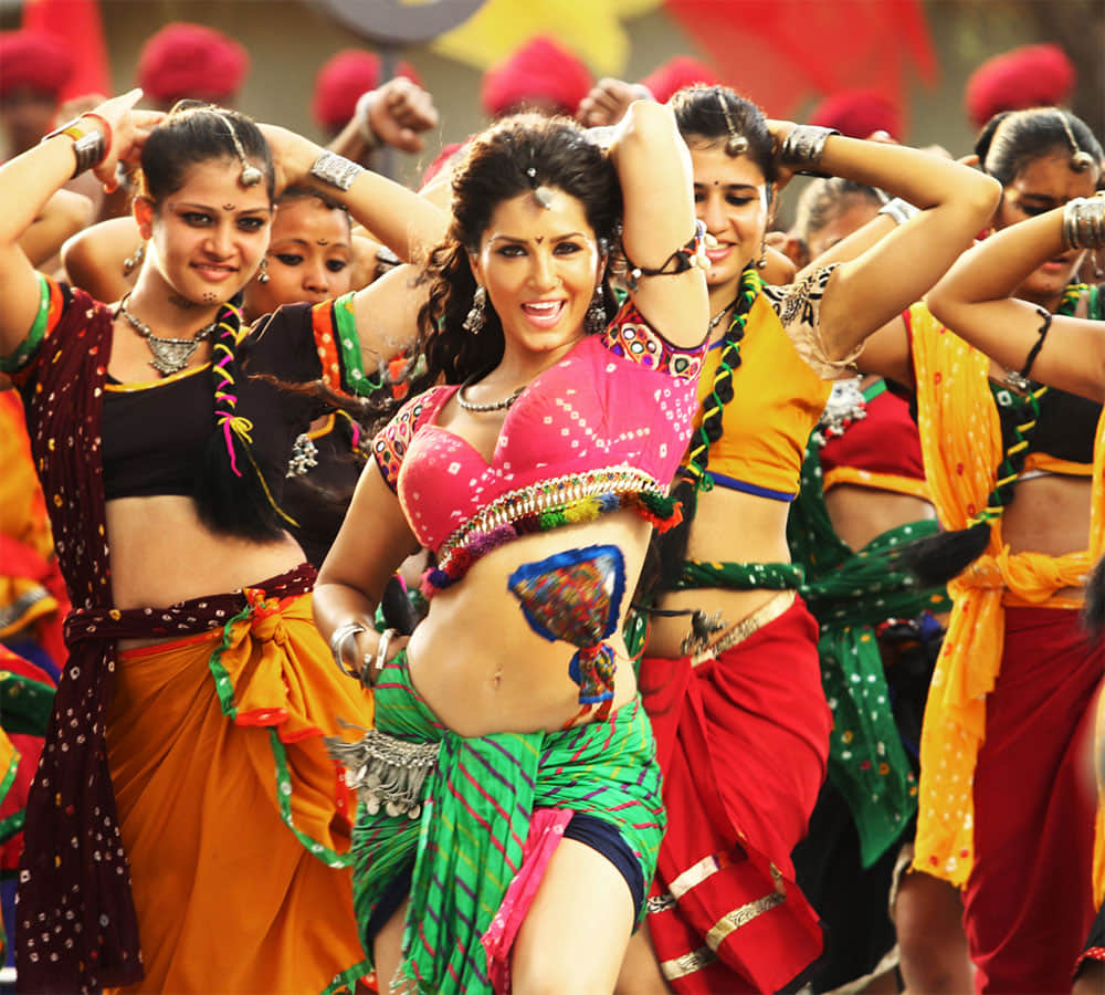 sunny leone does a QA session on twitter and FB