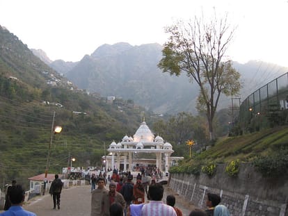 1.40 people taken blessings of MATA Vaishno Devi in Navratri