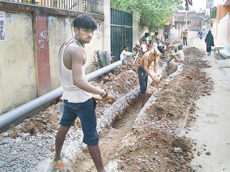 CC road threw pipeline break