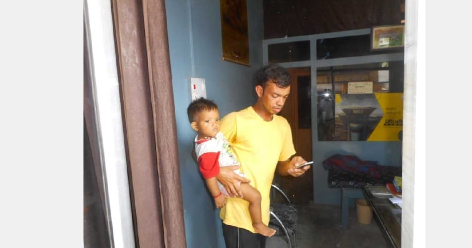 No ambulance arrived, the woman gave birth on the way to the toilet