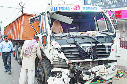 Uncontrolled truck collision, rammed into a shop