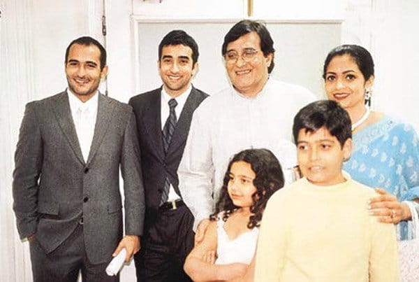 renowned bollywood actor and mp vinod khanna birthday special, life profile and secrets