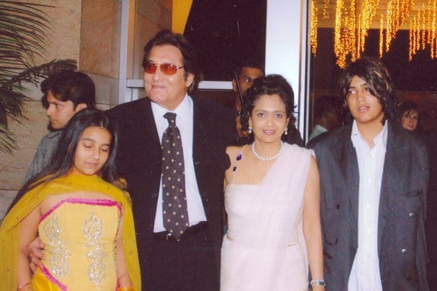 renowned bollywood actor and mp vinod khanna birthday special, life profile and secrets