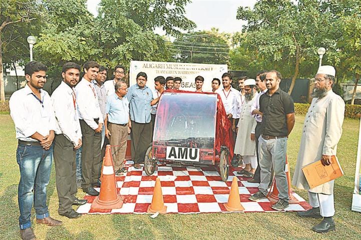 AMU students prepared Hybrid Vehicle