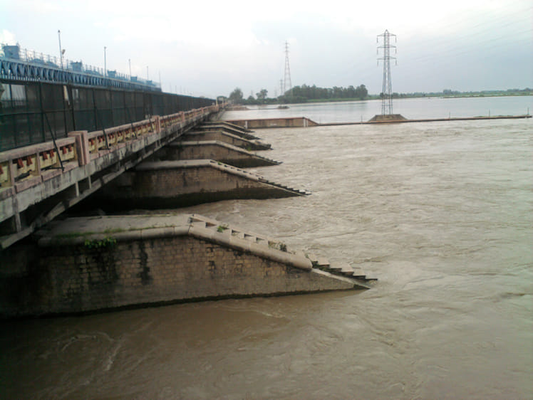 Avoided by breaking barrage gate