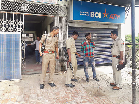 Police evacuated the second day of the spoils