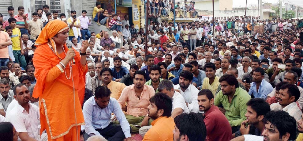 Sadhavi attack on akhilesh in bisahada, asked central govt to interfare