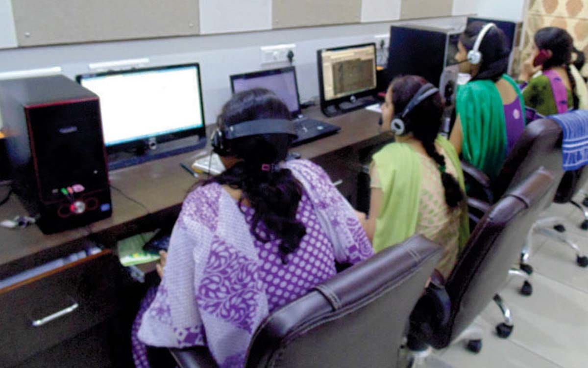 3 people including one woman raped at delhi